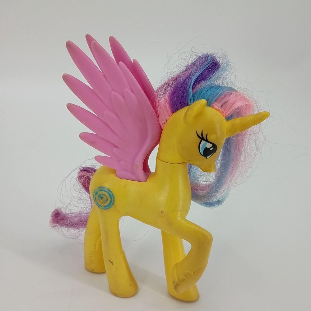 My Little Pony G4 Princess Gold Lily 2011 Yellow Pegasus Unicorn